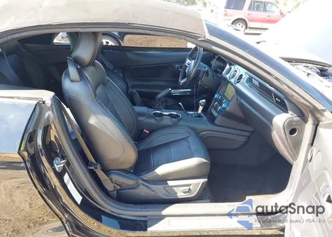 2018 Ford Mustang Ecoboost Premium z USA, uszkodzony, nr VIN 1FATP8UH6J5111444